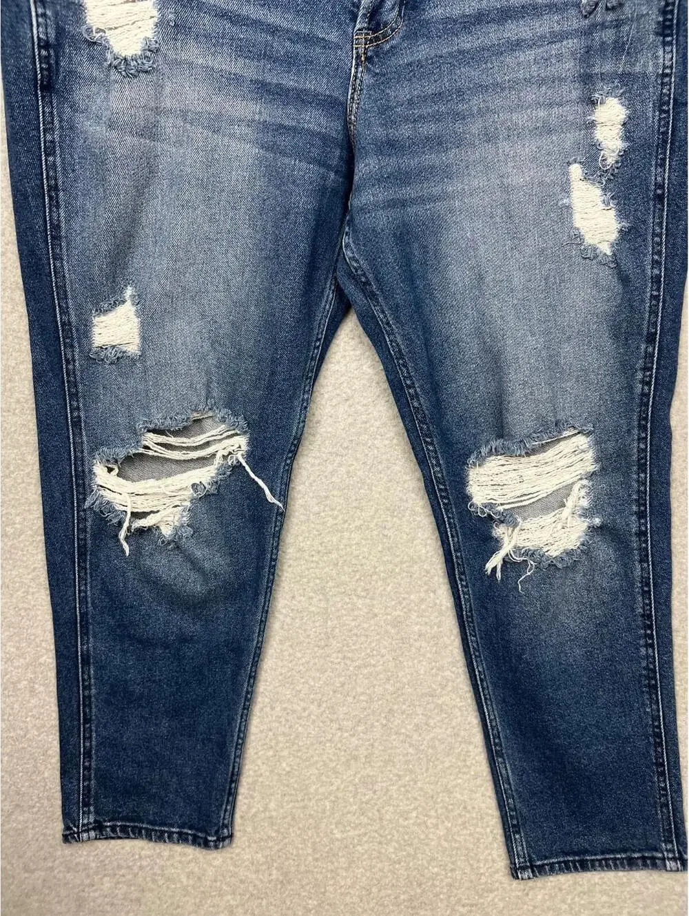 Hollister Jeans low rise Crop boyfriend vintage stretch Jeans size 15R 32W/25L
